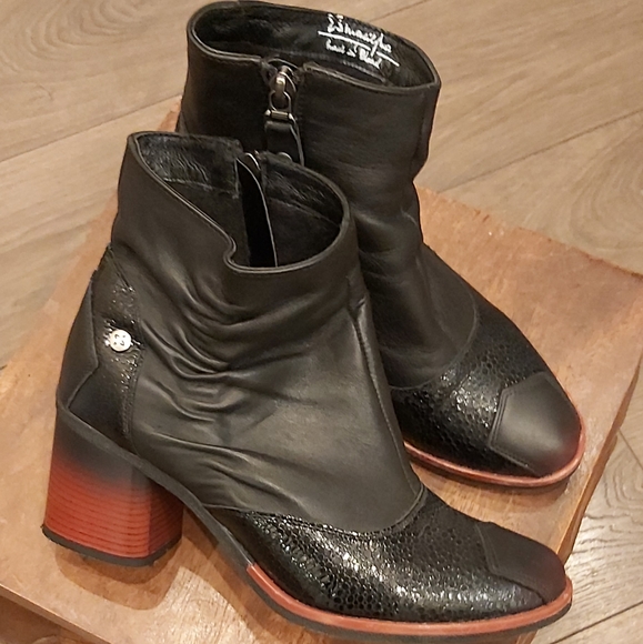 Maciejka block heel booties - Picture 9 of 9